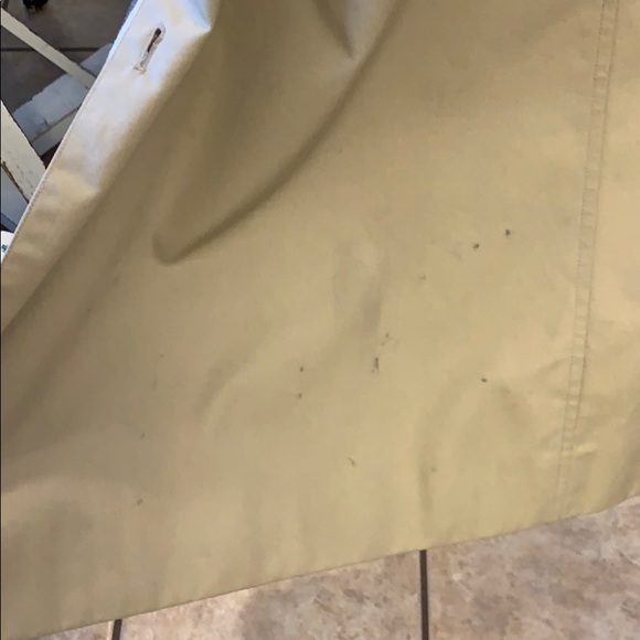 Burberry’s trench coat - Picture 6 of 8